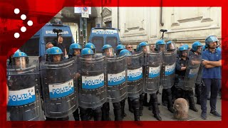 Torino studenti in corteo per contestare Giorgia Meloni la polizia li blocca [upl. by Pascasia189]