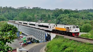 Melihat Banyak Kereta Api Menjelang Natal Dan Tahun Baru 2024 Di Jembatan Cirahong [upl. by Steve510]