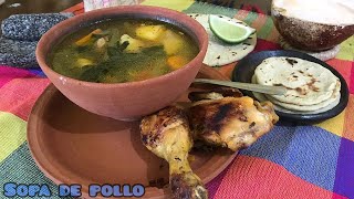 Como hacer sopa de pollo estilo Salvadoreño 🥣🇸🇻❤️ [upl. by Olympias578]