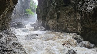 Der absolute WAHNSINN Die Partnachklamm 700 Meter lange über 80 Meter tief eingeschnittene Klamm [upl. by Barnaby]