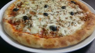 Pizza au thon et mozzarella très facile et rapide بيتزا بالطون والمودزريلا روووعة [upl. by Idham]