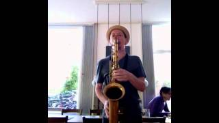 Ellery Eskelin trying a Buescher Aristocrat Big B tenorsaxophone in Amsterdam Winds [upl. by Lida]