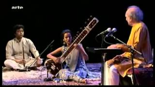 Sitar Legend Pt Ravi Shankar amp his lovely Daughter Anoushka YouTube mp4 [upl. by Neeloc]