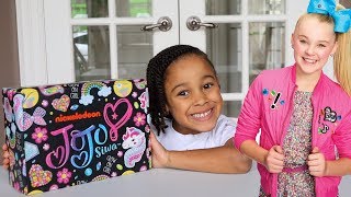 Unboxing the JoJo Siwa Box  FamousTubeKIDS [upl. by Croydon584]