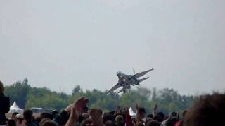 Su35 Crazy landing [upl. by Sabina]