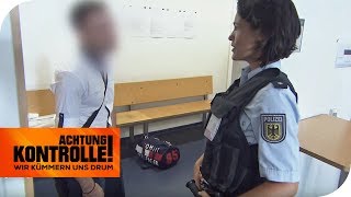 Haftbefehl am Flughafen Geht der Mann in den Knast  Achtung Kontrolle  kabel eins [upl. by Fuchs]