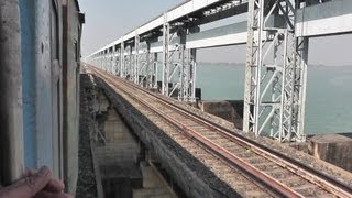 Crossing the Ganga on the Farakka Barrage  New JalpaiguriHowrah Shatabdi Mar 2 2013 [upl. by Lashar175]