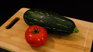 Recette saine de courgettes et de tomates pour votre dîner [upl. by Ennairek]