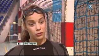 Cléopatre Darleux  Tout le sport  France 3  15112011 [upl. by Grevera771]