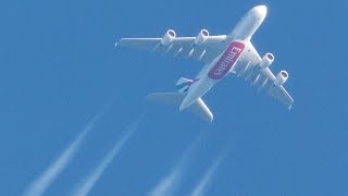 PILOTS VIEW  Airplanes with CONTRAILS at cruise altitude  Airbus 380 Boeing 747 [upl. by Yriek73]