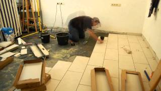 Fliesen verlegen im Zeitraffer  How to Tiling time lapse [upl. by Ahsekan]