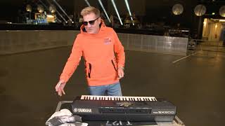 Dieter Bohlen versteigert VIPPässe und sein Keyboard [upl. by Elram526]