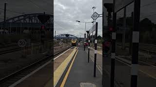 GC TRAIN ARRIVING INTO PETERBOROUGH CLASS 221 143 TO BRADFORD WITH HORN INTERCHANGE 7 AUGUST 2024 [upl. by Hynda]