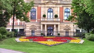 Bayreuth  Festspielhaus Vorbereitungen  voorbereidingen  preparations 2017 [upl. by Kelwunn]