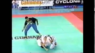 ROLETA SWEEP WITH ARMBAR  Raspagem Roleta com Armlock [upl. by Sherrard]