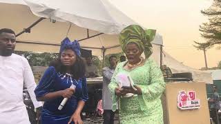 YINKA ALASEYORI SINGS FOR BIMBO THOMAS ON HER MUMS 8days thanksgiving service [upl. by Atined]