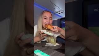 Qu’estce qu’on mange dans l’avion en étant en business class  😱😍 [upl. by Dib506]