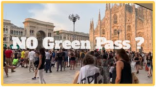 MANIFESTAZIONE ANTI GREEN PASS IN DUOMO MILAN [upl. by Kunkle]