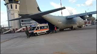 Roma  AERONAUTICA TRASPORTA BIMBO DI 4 ANNI IN PERICOLO DI VITA AL BAMBINO GESU 090924 [upl. by Downs637]