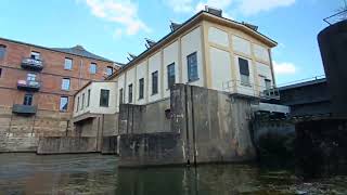 Bamberger Schiffsrundfahrt Stadt Bamberg Tagesausflugsschiff fahren mit dem Durchgang der Schleuse [upl. by Knoll622]