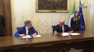 Firma per la costituzione in Senato del fondo ‘Giorgio Napolitano’ presso il Polo Bibliotecario [upl. by Nanah]