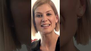 Rosamund Pike speaks French and German  Star Fun Facts rosamundpike celebrity shorts [upl. by Bonine]