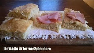 Focaccia con impasto poolish [upl. by Hagerman790]