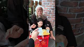 Homeless Man Shows Incredible Kindness  Emotional Video kindnessman homeless moitivation [upl. by Bill]