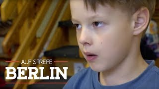 Angriff eines 5Jährigen Kind attackiert Erzieherin  Auf Streife  Berlin  SAT1 TV [upl. by Inness321]