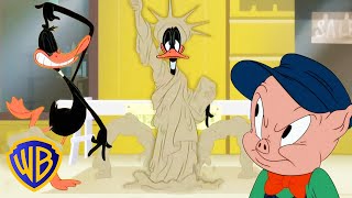 Looney Tunes en Latino  Prankster Daffy  WBKidsLatino [upl. by Anma377]