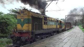 TWO OLD VETERAN WDM2 amp WDS6 SHUNTERS SEEM TO BE SMOKING HEAVILY AT KHANDALA AFTER A HARD DAYS WORK [upl. by Giffer]