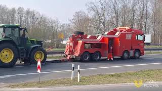 Polizei versucht 1 Traktor abzuschleppen 04032024 [upl. by Attiuqihc]