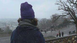 Vague de froid en France et premiers flocons de neige à Paris  AFP [upl. by Nolur739]