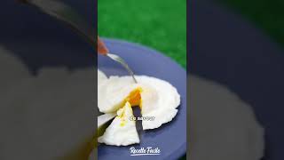 🥚 Découvrez comment pocher des œufs à la perfection avec cette astuce géniale Prêt à goûter 🍳✨ [upl. by Llehcal770]