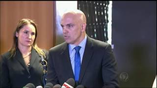 Alexandre de Moraes é suspeito de receber R 4 milhões de empresa investigada pela PF [upl. by Nylave376]