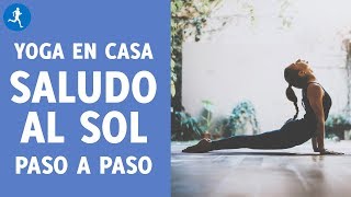 YOGA para PRINCIPANTES Saludo al Sol paso a paso en casa y en 5 min  Vitónica [upl. by Yrro]