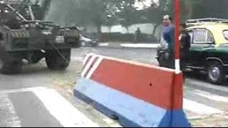 Devyani Khobragades arrest police lift barricades outside US embassy in Delhi [upl. by Ydahs]