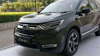 5 Unique Features of Honda CRV 2018 India  Walkaround  MotorOctane [upl. by Melena]