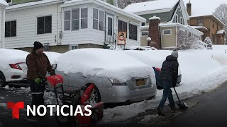 Una nueva e intensa tormenta invernal amenaza estos estados  Noticias Telemundo [upl. by Trofmoc339]