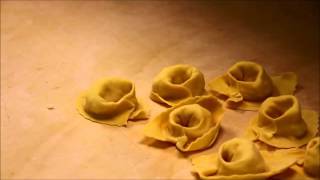 Agnolotti ripieni di pecorino su crema di fave e rigatino [upl. by Ahsieat]