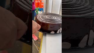 Partiendo pastel de chocolate 🍰 pastel parati viral [upl. by Gnod37]