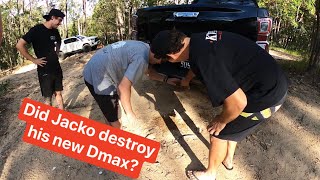 New Dmax Vs N80 Hilux offroad dmax hilux 4x4 [upl. by Akinohs754]