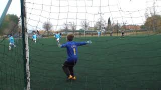 football u9 8 ans actions gardien de but Thomas premiere fois sur grand terrain et cage u10 [upl. by Ferino392]