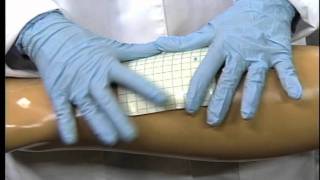 3M™ Tegaderm™ Foam Dressing Nonadhesive  Application and Removal [upl. by Gerk937]