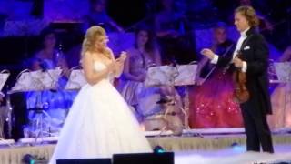 Mirusia Louwerse na koncertu Andre Rieu 2252015 Praha [upl. by Elag984]