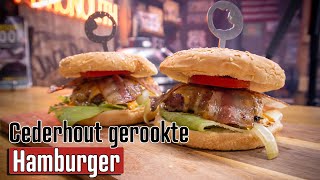 Cederhout gerookte hamburger  NasQ BBQ [upl. by Anoek53]