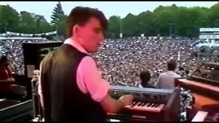 Simple Minds Someone Somewhere In Summertime Live 1983 [upl. by Shishko]