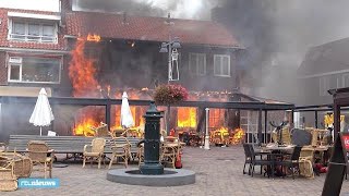 Grote brand verwoest restaurant in Egmond aan Zee  RTL NIEUWS [upl. by Yllom876]