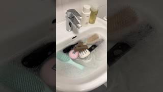 Hairbrush clean 🫧short hairbrush brushcleaning cleaning asmr thatgirl aesthetic inspiration [upl. by Teevens]