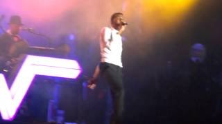 STROMAE quotMoules Fritesquot au festival des papillons de nuit [upl. by Reerg258]